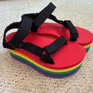 Teva foam rainbow platform sandals, women's size 6